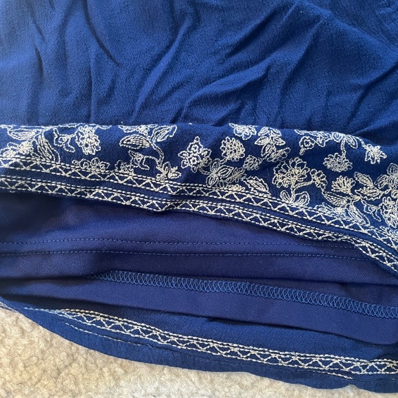 Embroidered Shorts - Picture 3 of 3